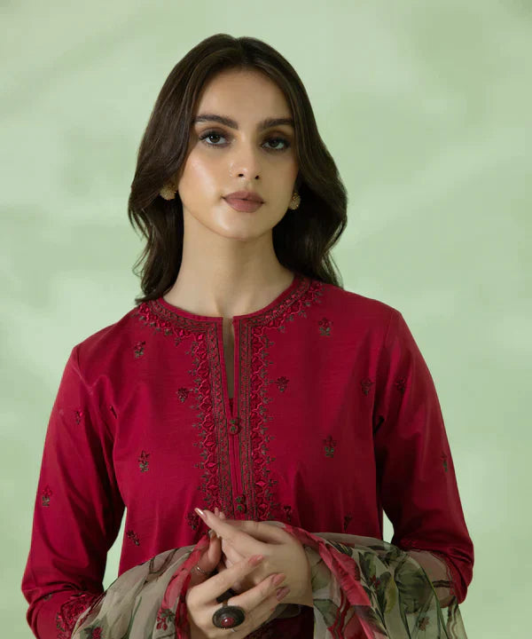 Sapphire 3Pc Lawn Embroidered Shirt With Organza Printed Dupatta-1052