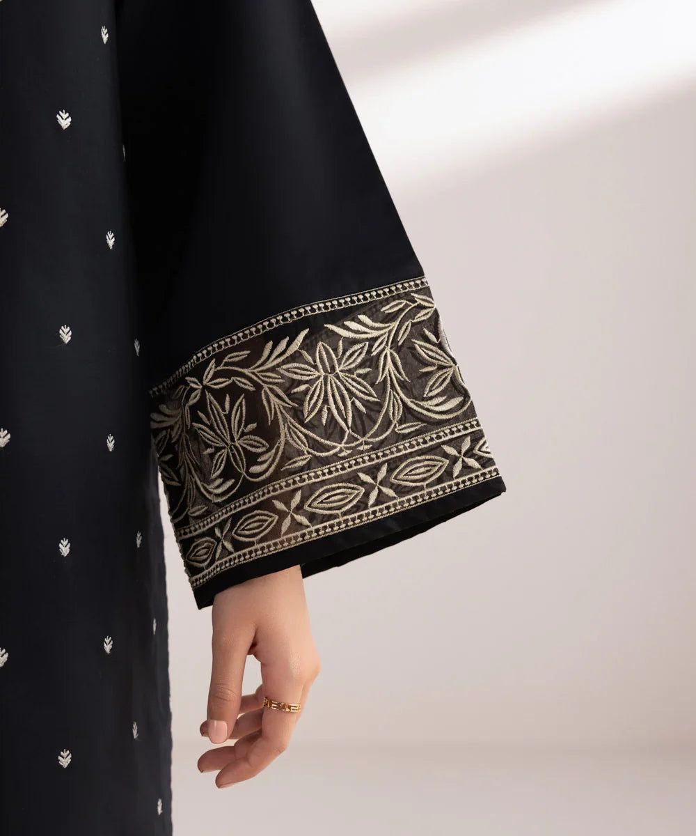Sapphire 3Pc Lawn Embroidered Shirt With Printed Dupatta-1101