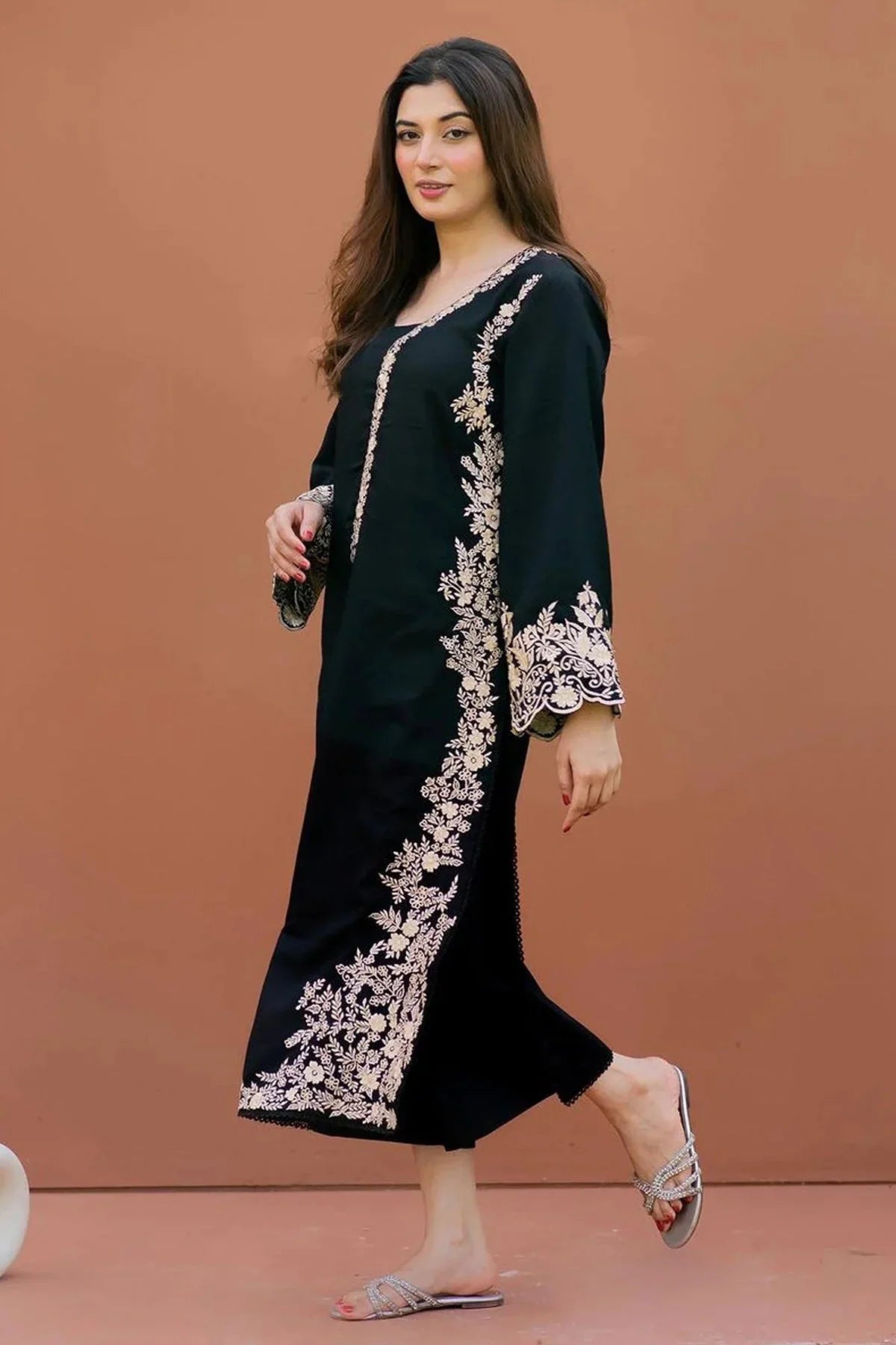 Lajwanti Lawn 2Pc Embroidered-1013