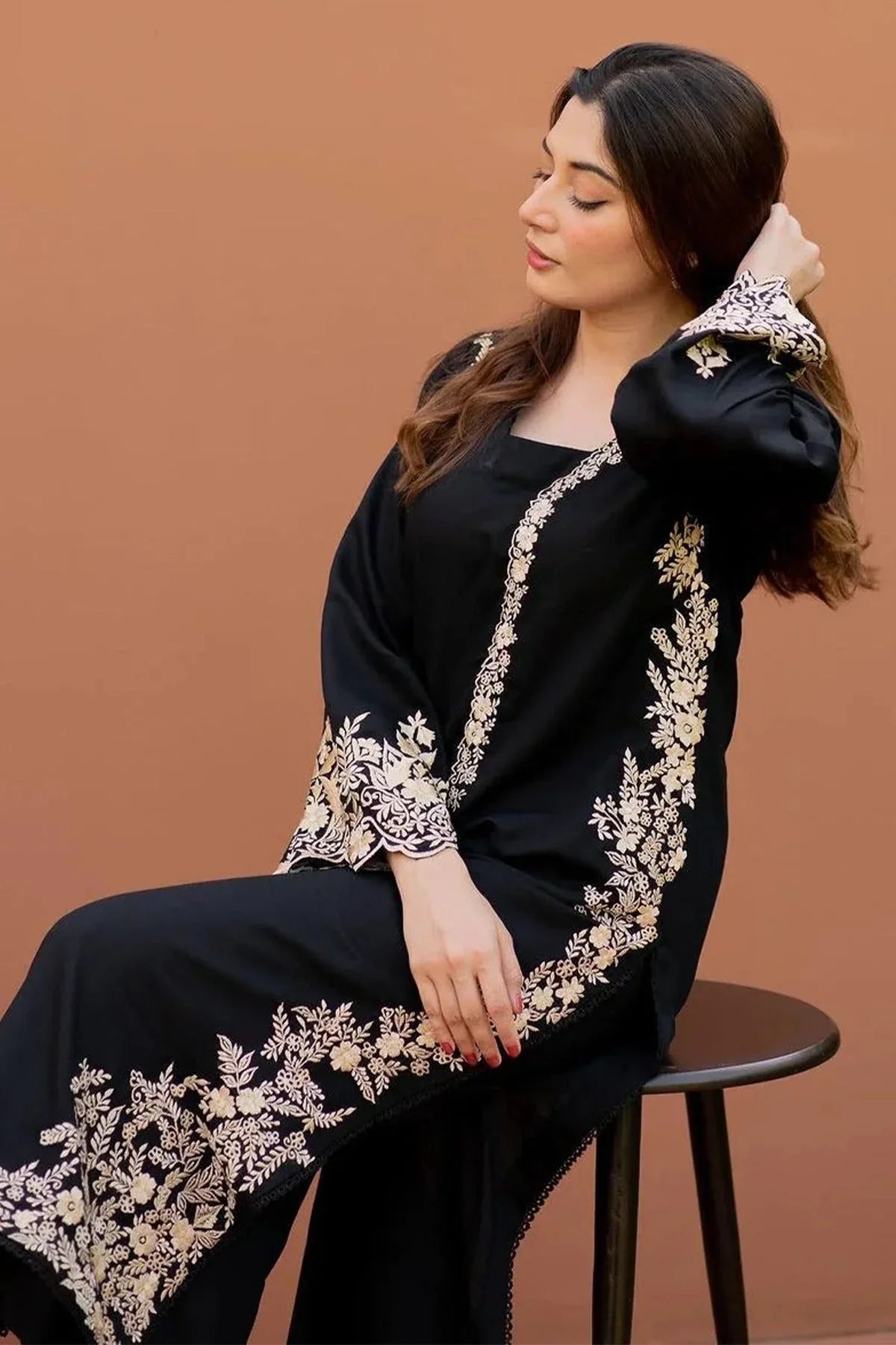 Lajwanti Lawn 2Pc Embroidered-1013